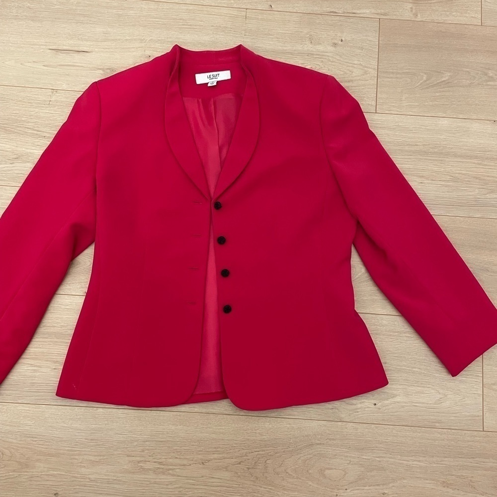 📩🎀2 for $20🎁🛍️🎀📩LE SUIT
ESSENTIALS women blazer jacket size 10